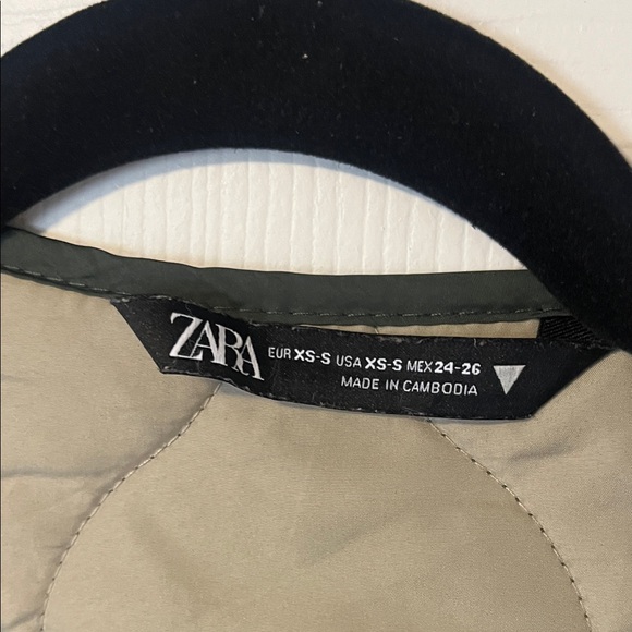 Zara Green Quilted Outerwear - Picture 2 of 4